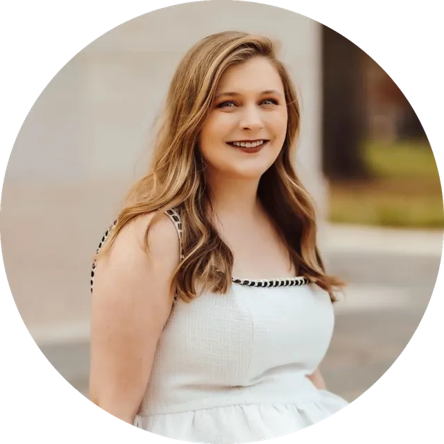 Headshot of Allie Hagler, Financial Operations Specialist at LUCA.