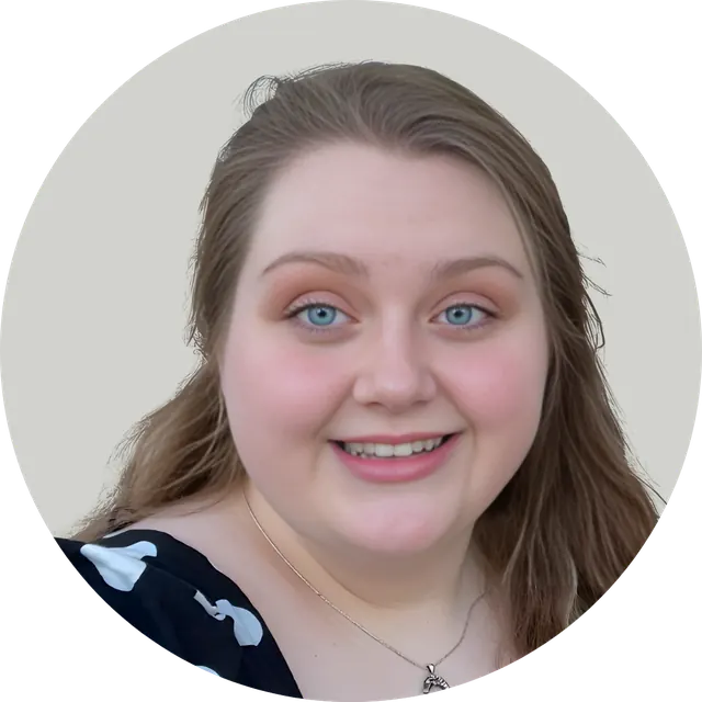 Headshot of Molly LaHue, Payroll Specialist at LUCA.