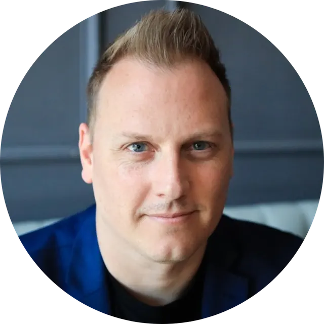 Headshot of Chris Gray, Controller at LUCA.