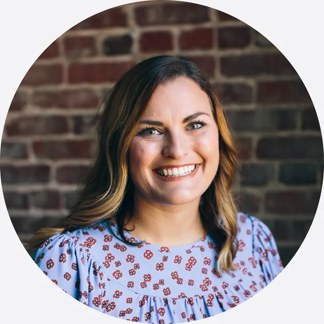 Headshot of Leslie Irons, Client Director at LUCA.